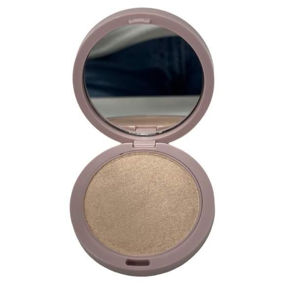 WANDER BEAUTY Wanderess Glow Highlighter in AFTER HOURS - Picture 4 of 9